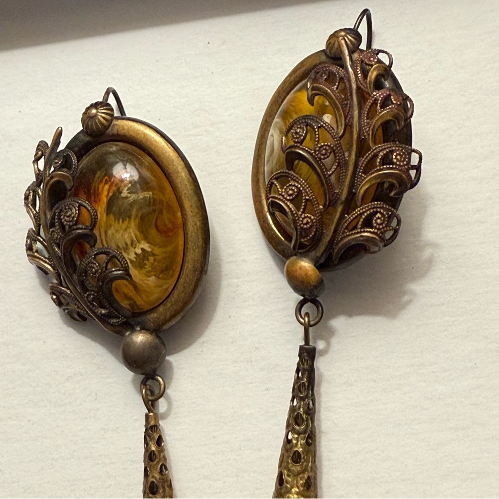 5 for $25!! RARE Vintage Art Nouveau Smoke Dangle Earrings. - Picture 6 of 8